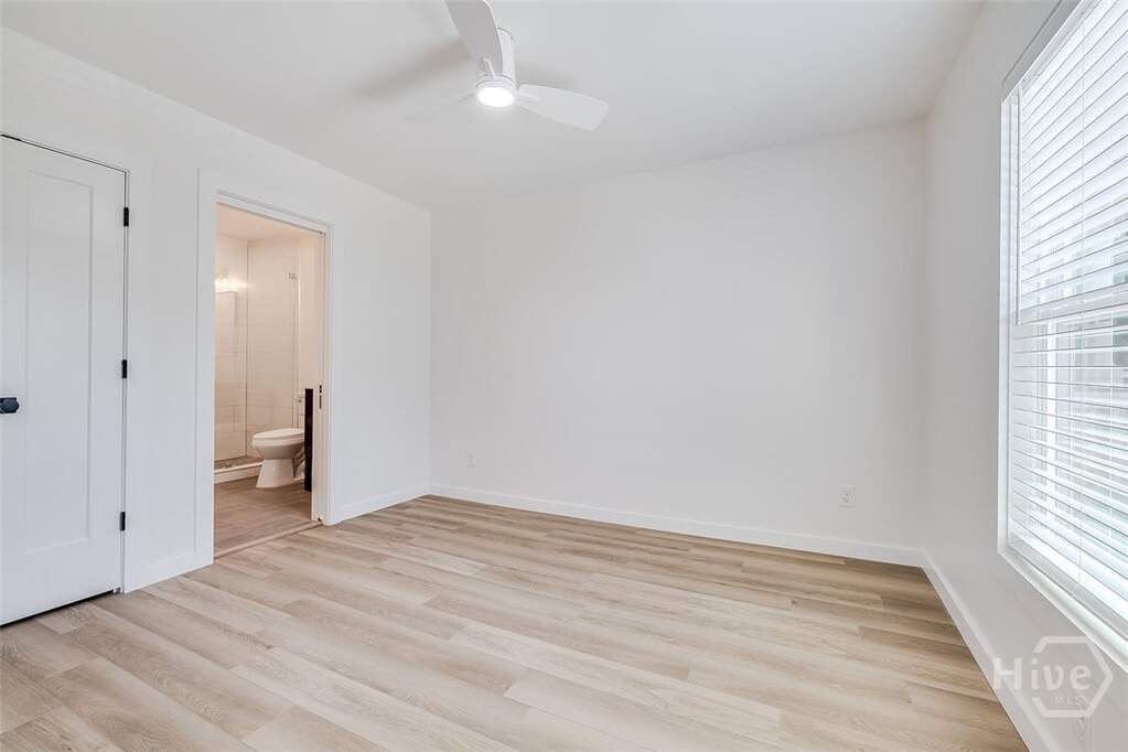 6 Bedroom Multi Unit's Image 49