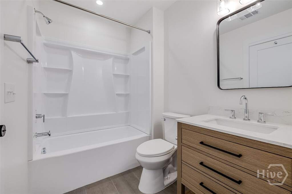 6 Bedroom Multi Unit's Image 56