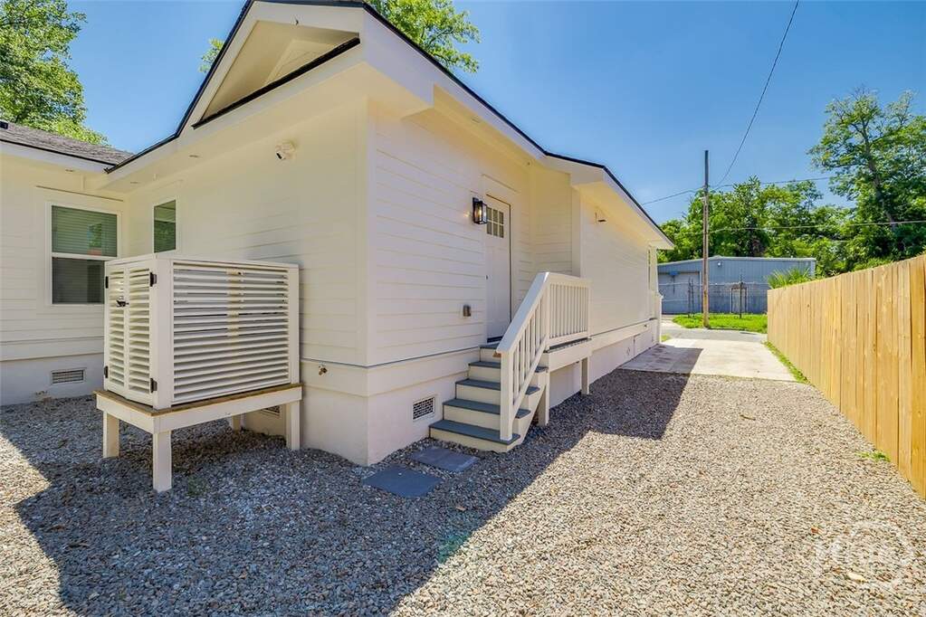 6 Bedroom Multi Unit's Image 57