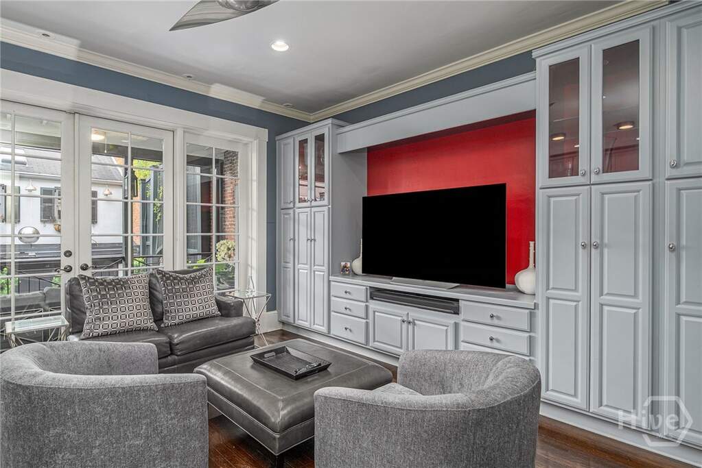 7 Bedroom Villa/Townhouse's Image 20
