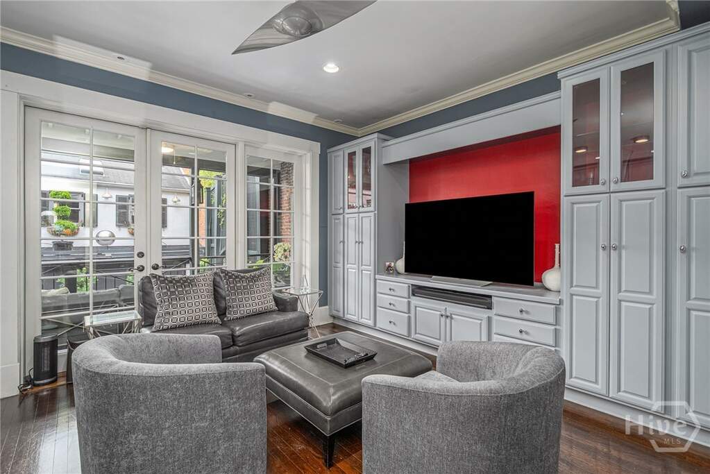 7 Bedroom Villa/Townhouse's Image 21