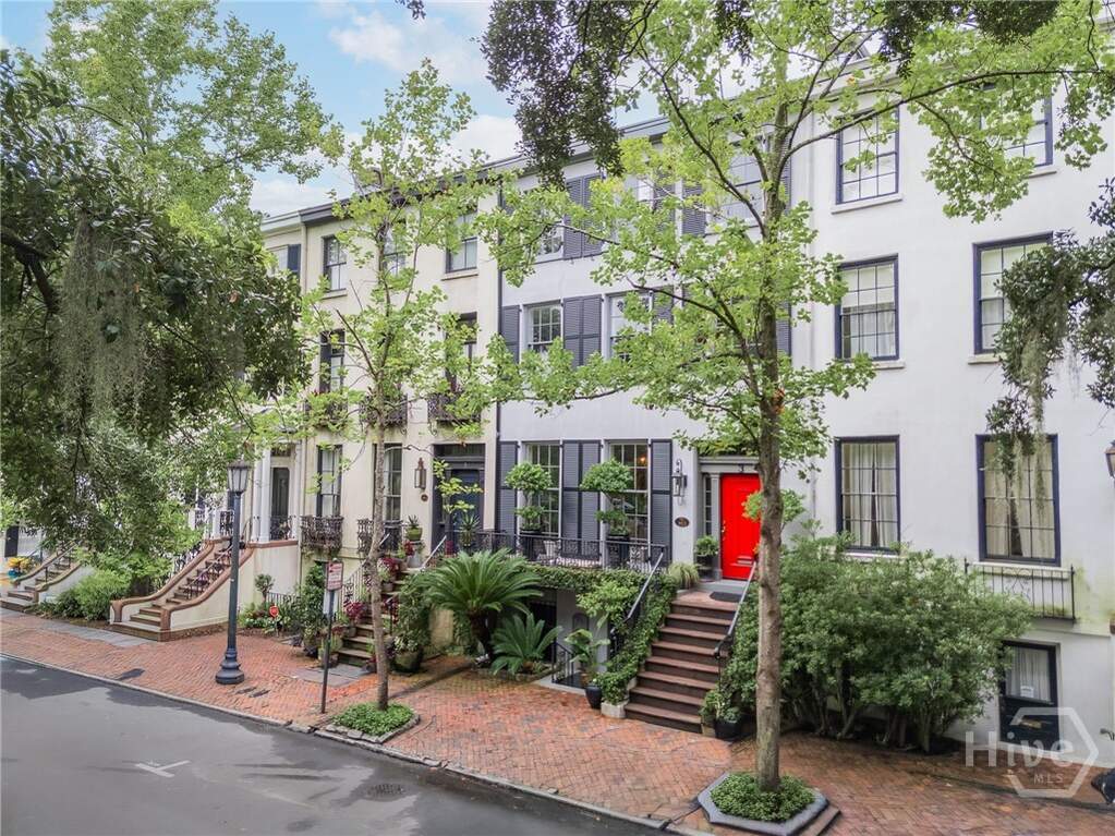 7 Bedroom Villa/Townhouse's Image 4