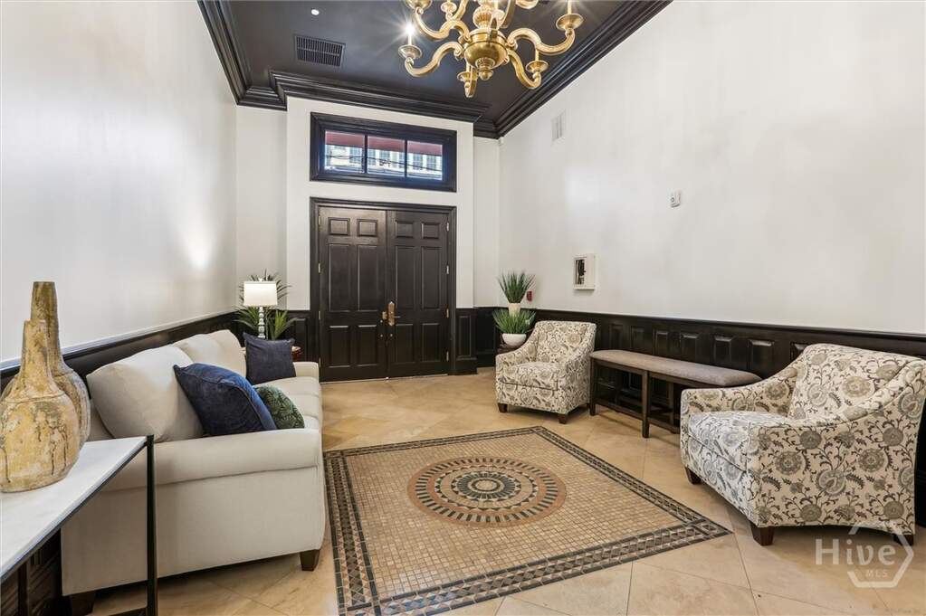 2 E Perry Lane Foyer