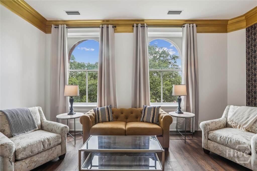 12 Bedroom Multi Unit's Image 21
