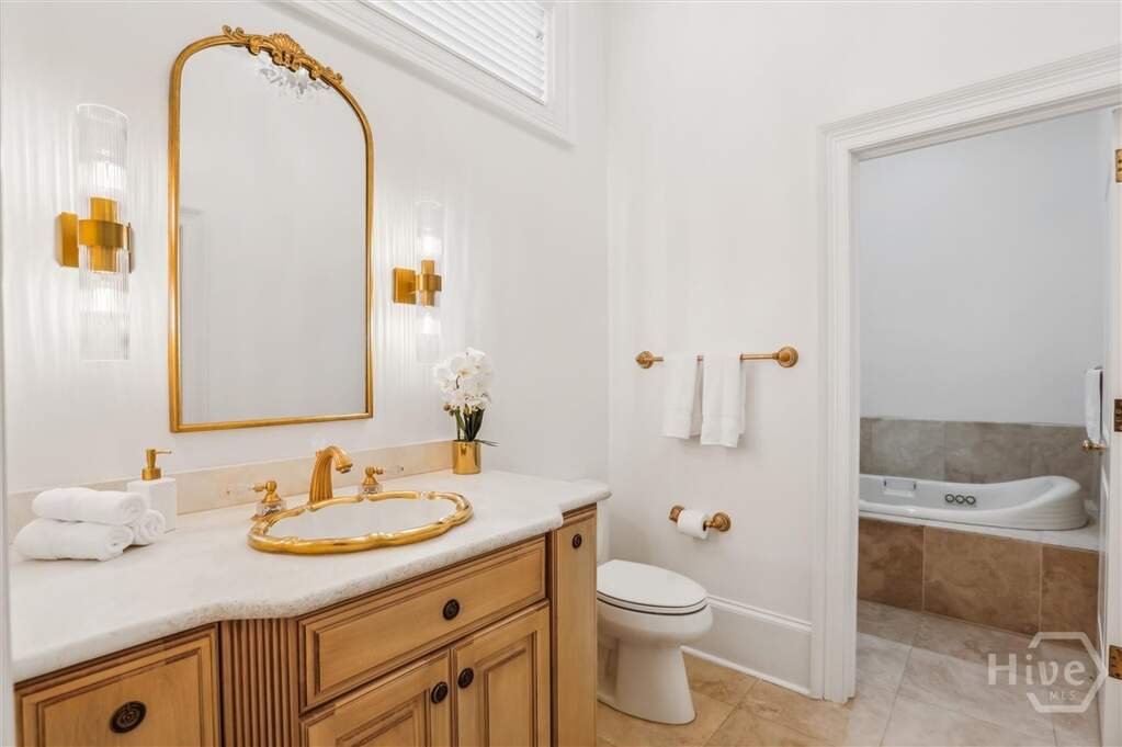 12 Bedroom Multi Unit's Image 25