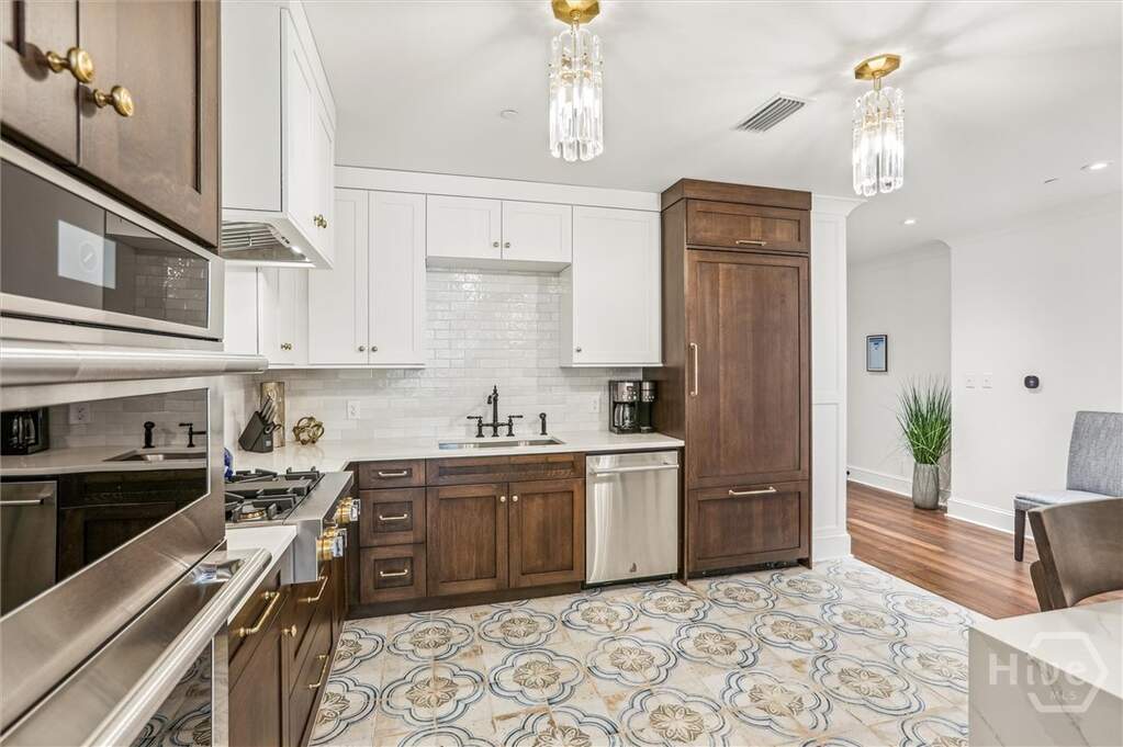 12 Bedroom Multi Unit's Image 45
