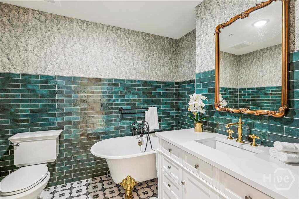 12 Bedroom Multi Unit's Image 50