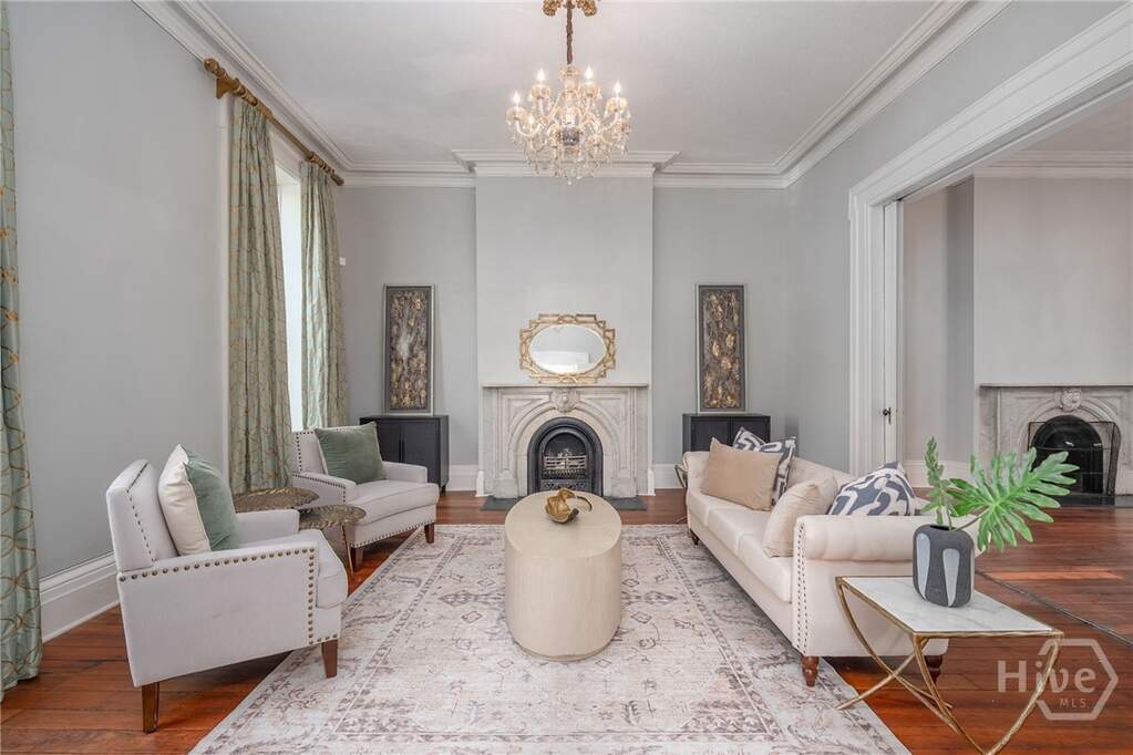 6 Bedroom Villa/Townhouse's Image 9