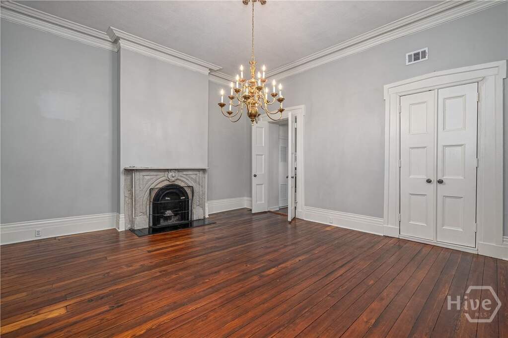 6 Bedroom Villa/Townhouse's Image 11