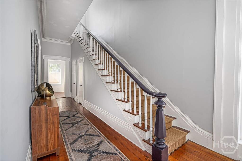 6 Bedroom Villa/Townhouse's Image 4