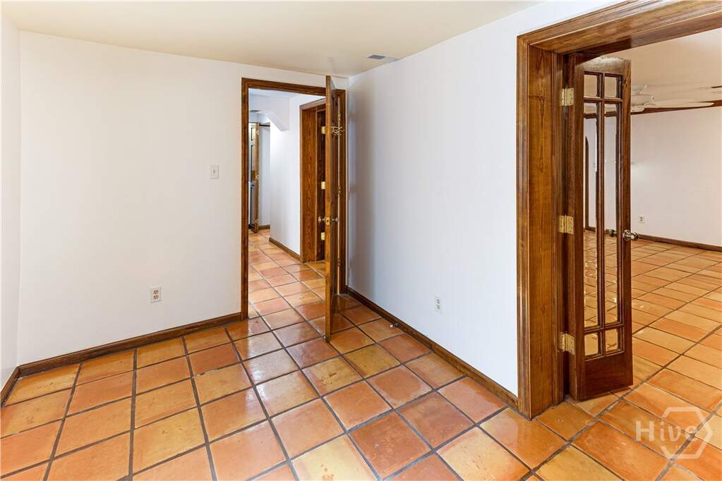 6 Bedroom Villa/Townhouse's Image 69