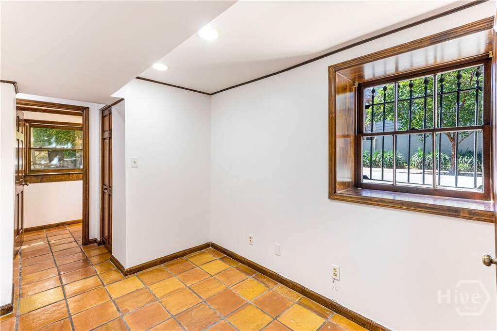 6 Bedroom Villa/Townhouse's Image 72