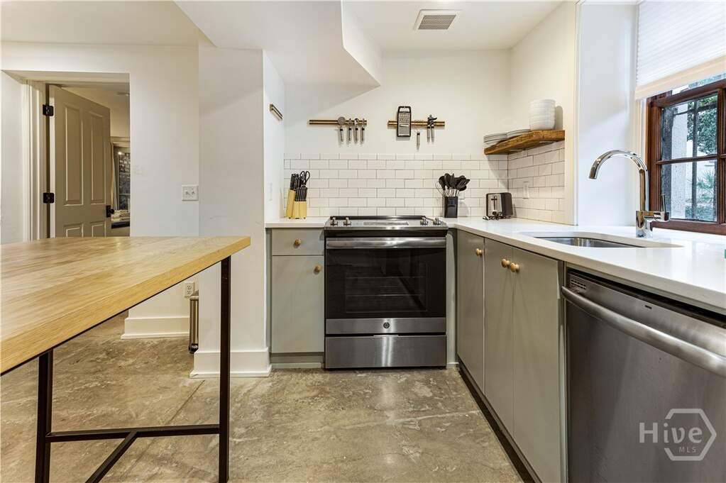 2 Bedroom Apartment/Flat's Image 8