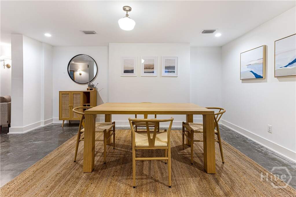 2 Bedroom Apartment/Flat's Image 10