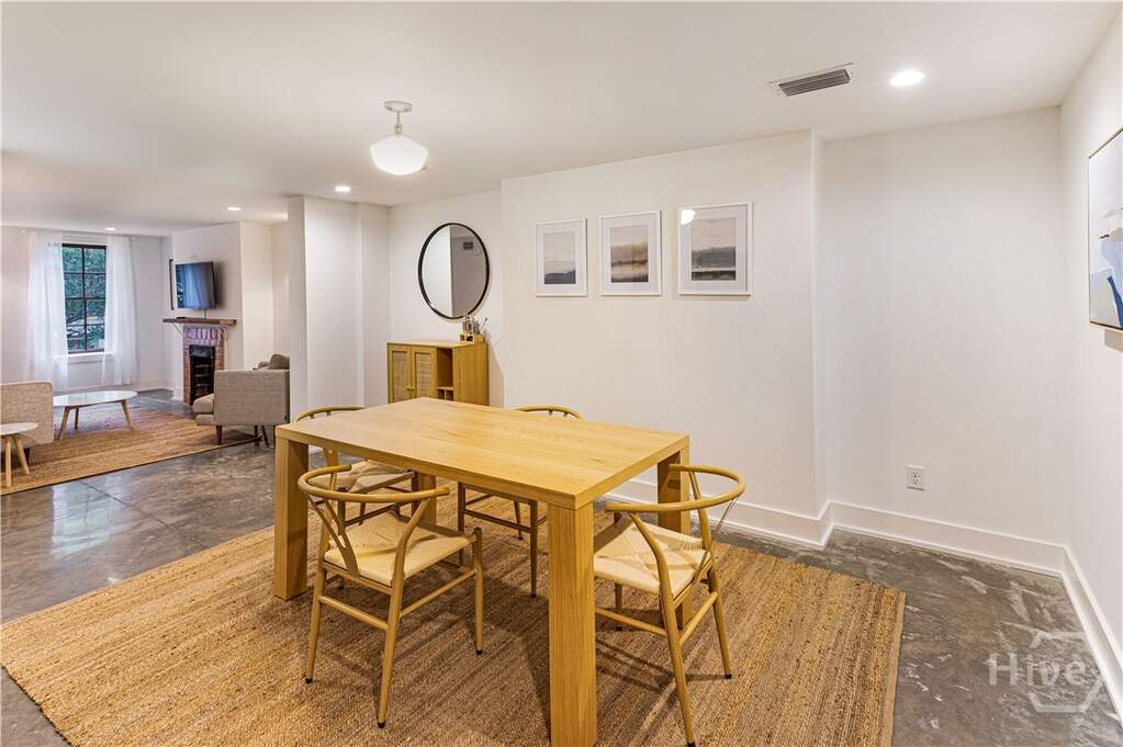 2 Bedroom Apartment/Flat's Image 14