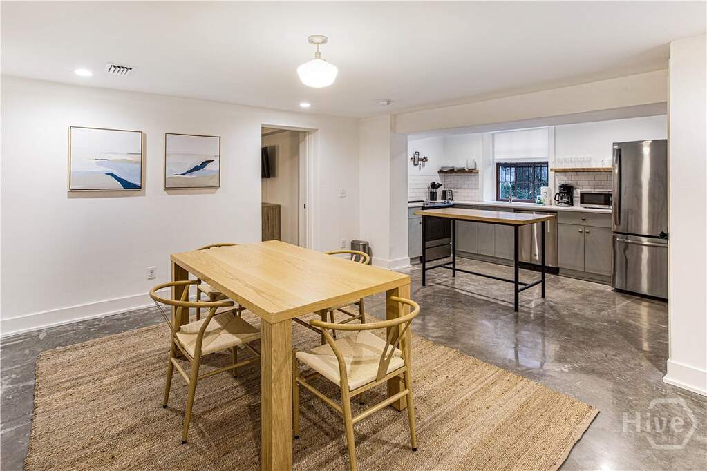 2 Bedroom Apartment/Flat's Image 6