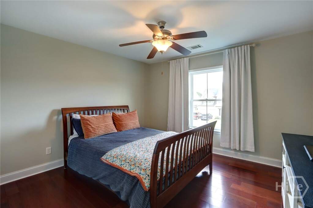 5 Bedroom Single Family Home/House's Image 28