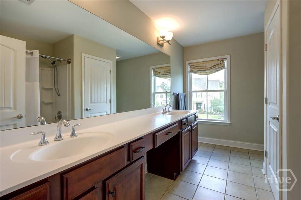 5 Bedroom Single Family Home/House's Image 31