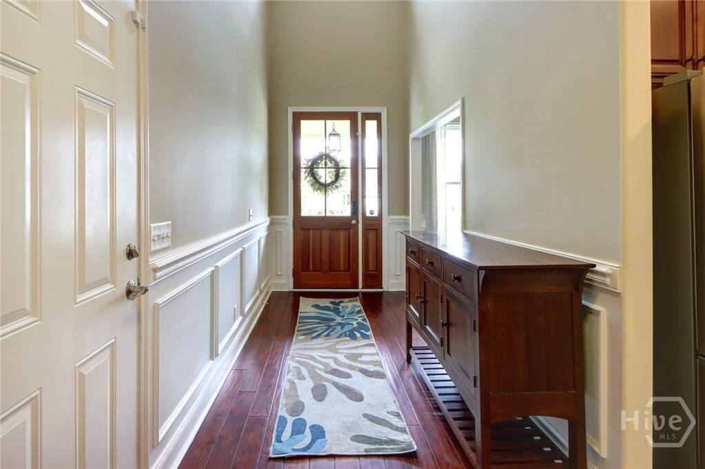 5 Bedroom Single Family Home/House's Image 3