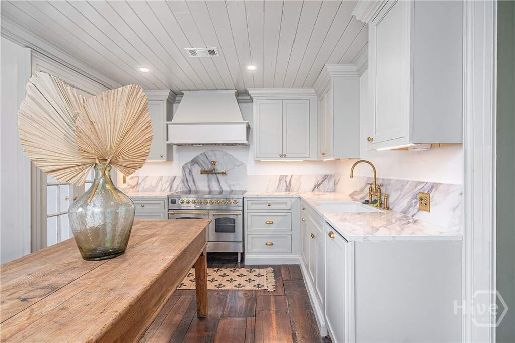 4 Bedroom Villa/Townhouse's Image 6