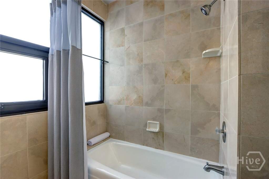 4 Bedroom Villa/Townhouse's Image 38