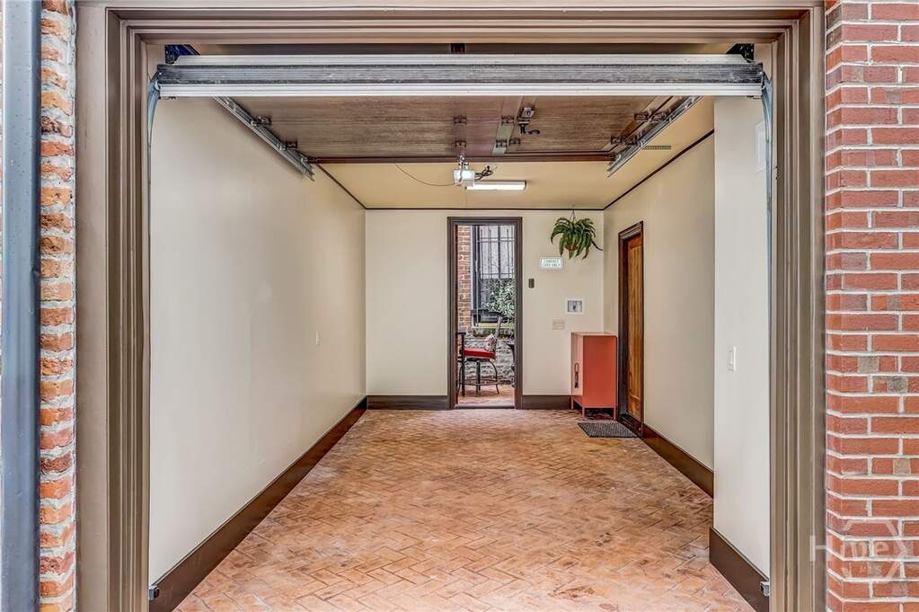 4 Bedroom Villa/Townhouse's Image 5