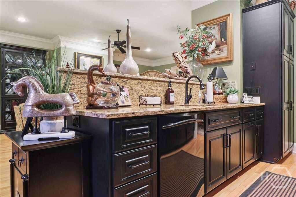 4 Bedroom Villa/Townhouse's Image 9