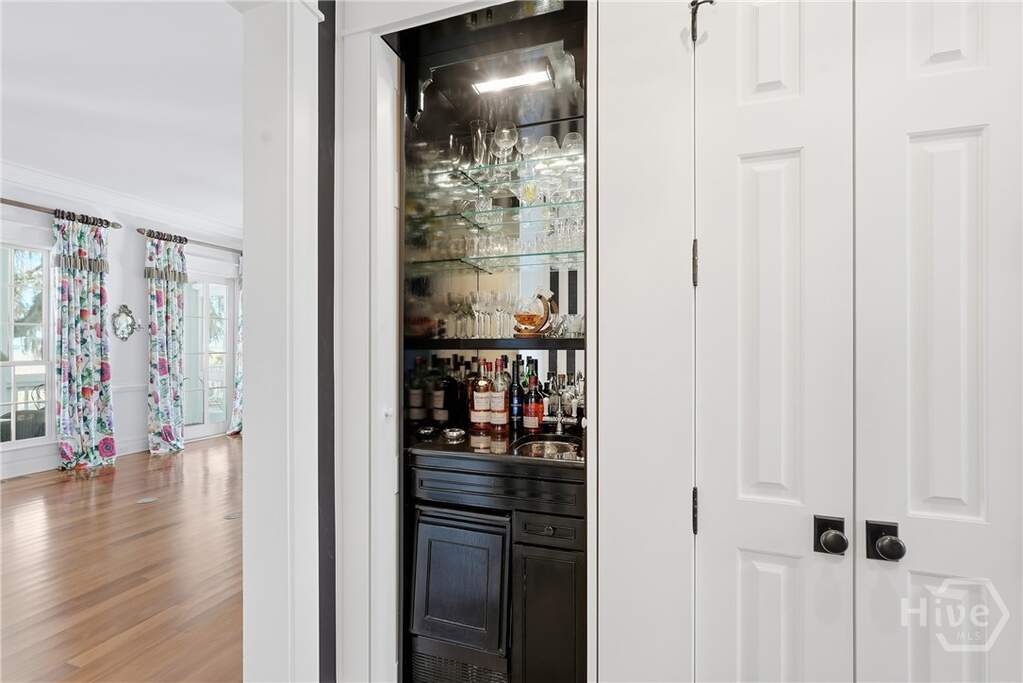 4 Bedroom Single Family Home/House's Image 4