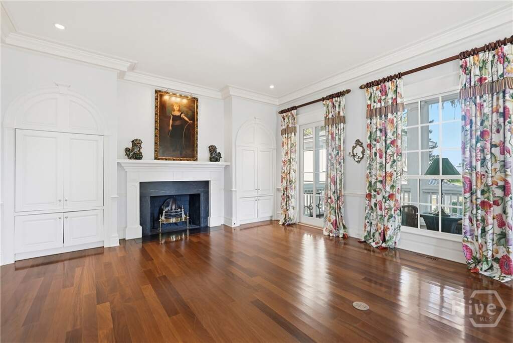 4 Bedroom Single Family Home/House's Image 5
