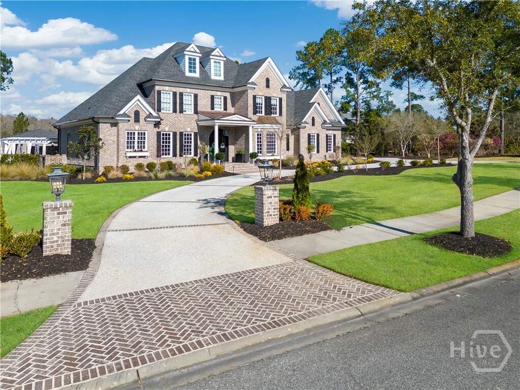 5 Bedroom Single Family Home/House's Image 7