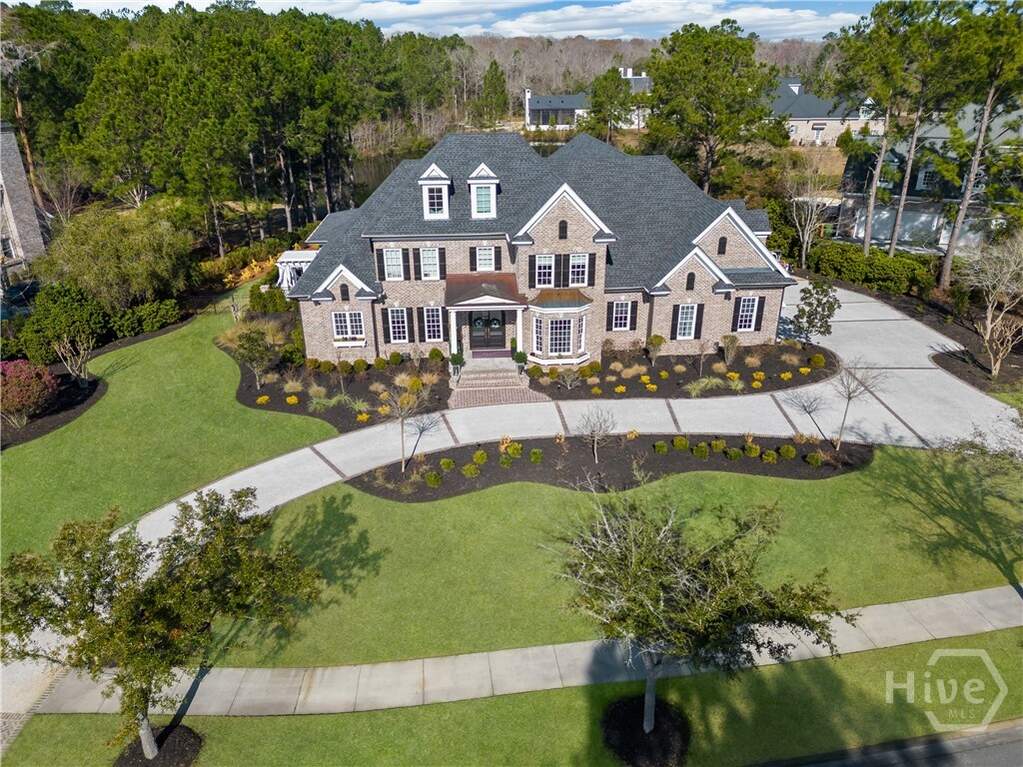 5 Bedroom Single Family Home/House's Image 8