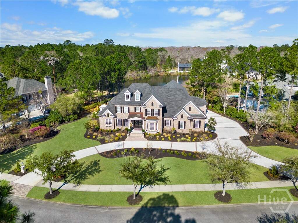 5 Bedroom Single Family Home/House's Image 4