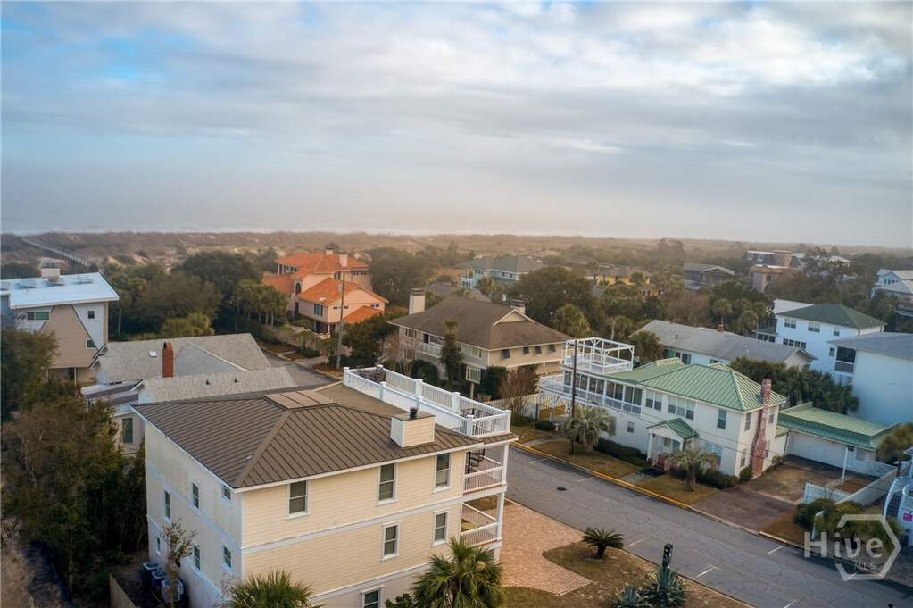5 Bedroom Single Family Home/House's Image 10