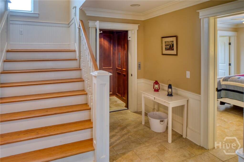 5 Bedroom Single Family Home/House's Image 38