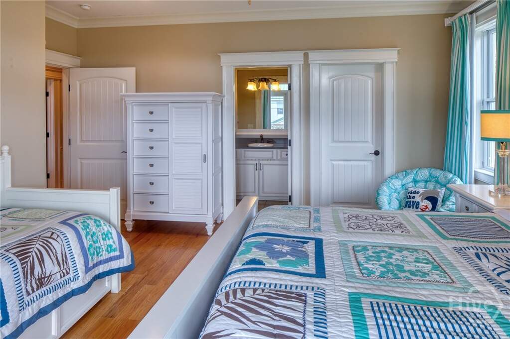 5 Bedroom Single Family Home/House's Image 46