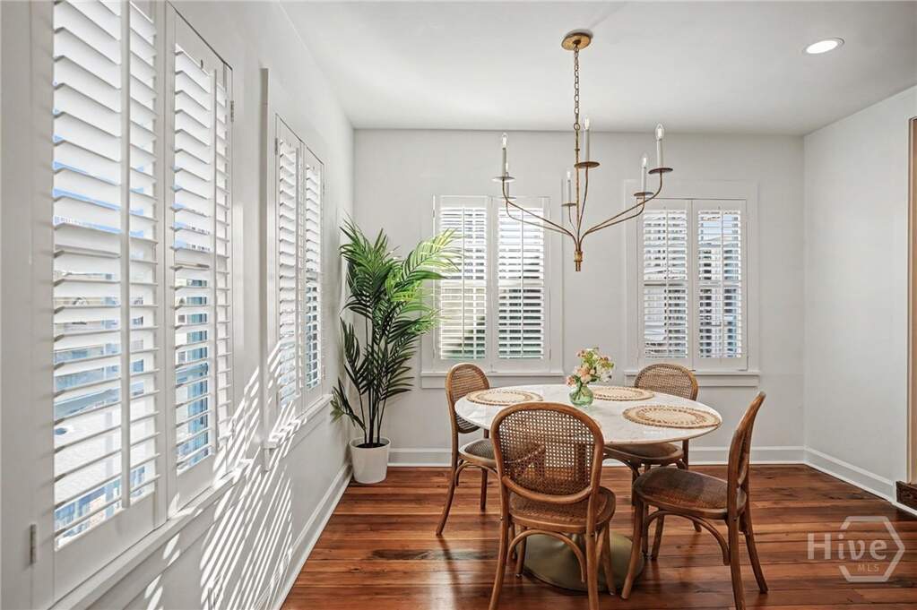 4 Bedroom Villa/Townhouse's Image 6