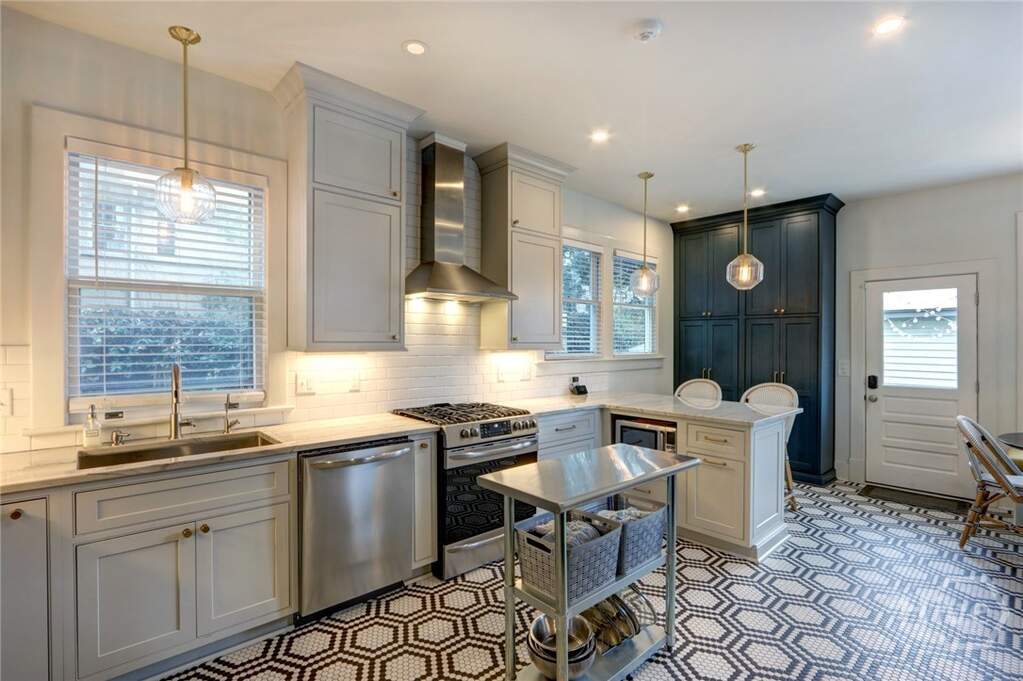 4 Bedroom Single Family Home/House's Image 20