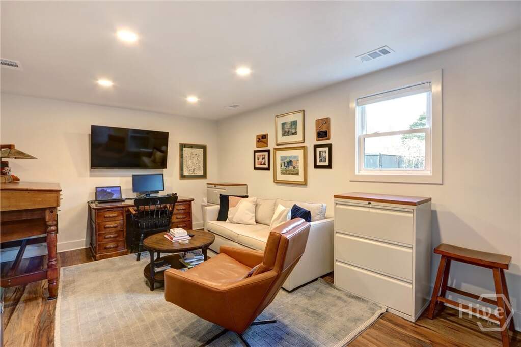 4 Bedroom Single Family Home/House's Image 44