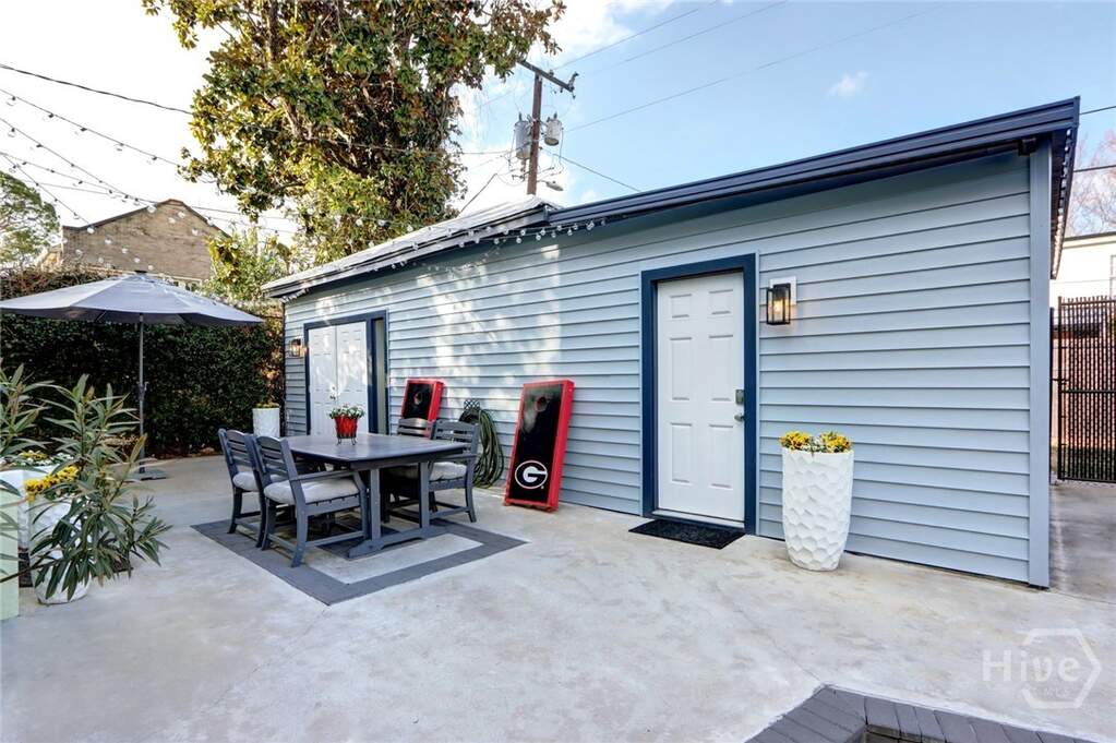 4 Bedroom Single Family Home/House's Image 3