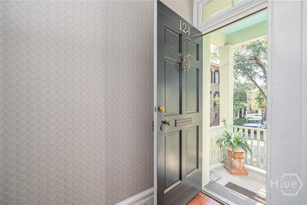 Parlor Level Entry
