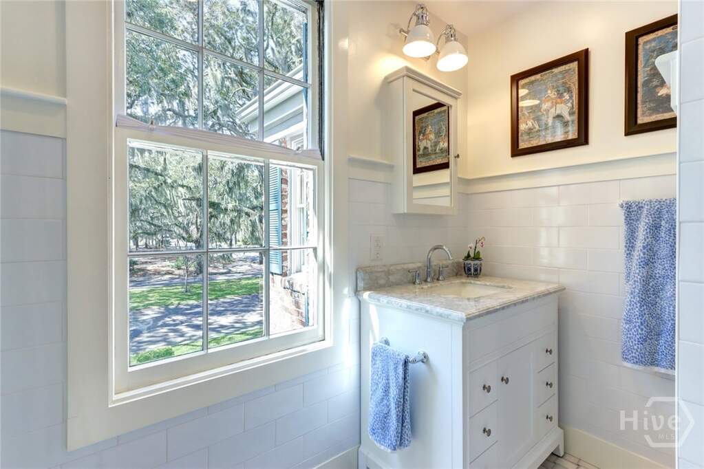 4 Bedroom Single Family Home/House's Image 36