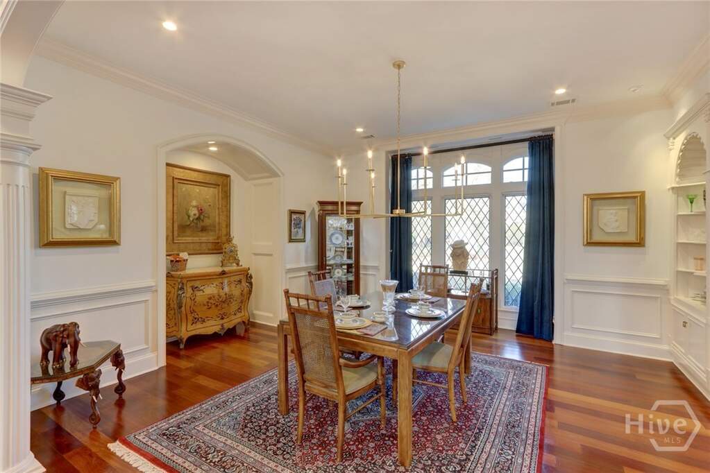 5 Bedroom Single Family Home/House's Image 9