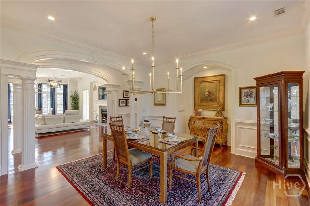 5 Bedroom Single Family Home/House's Image 10