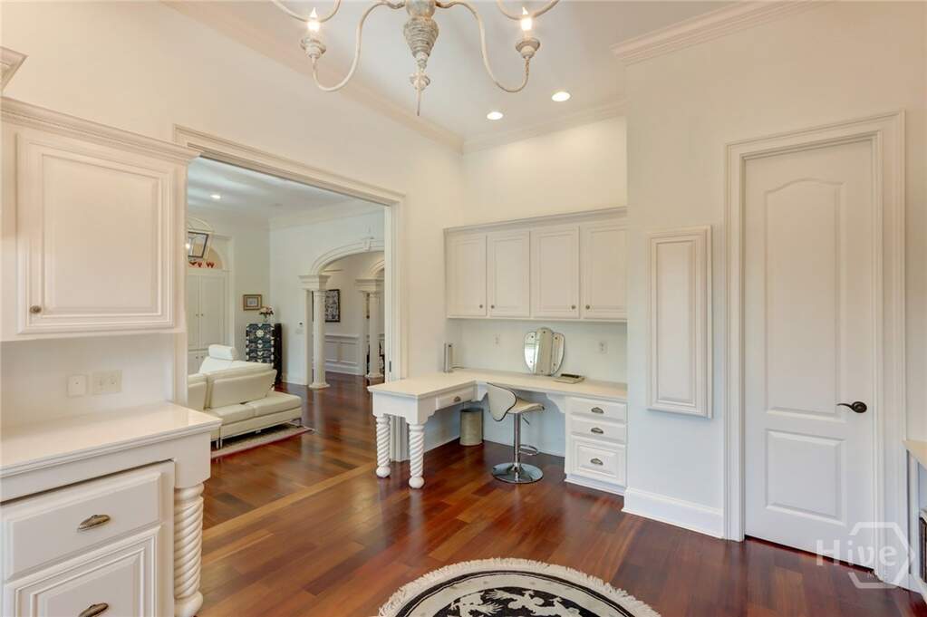 5 Bedroom Single Family Home/House's Image 15