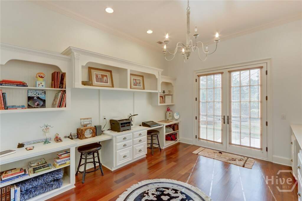 5 Bedroom Single Family Home/House's Image 16