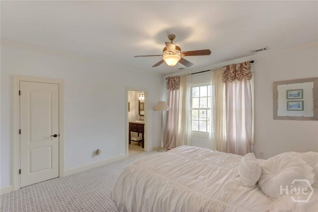 5 Bedroom Single Family Home/House's Image 42