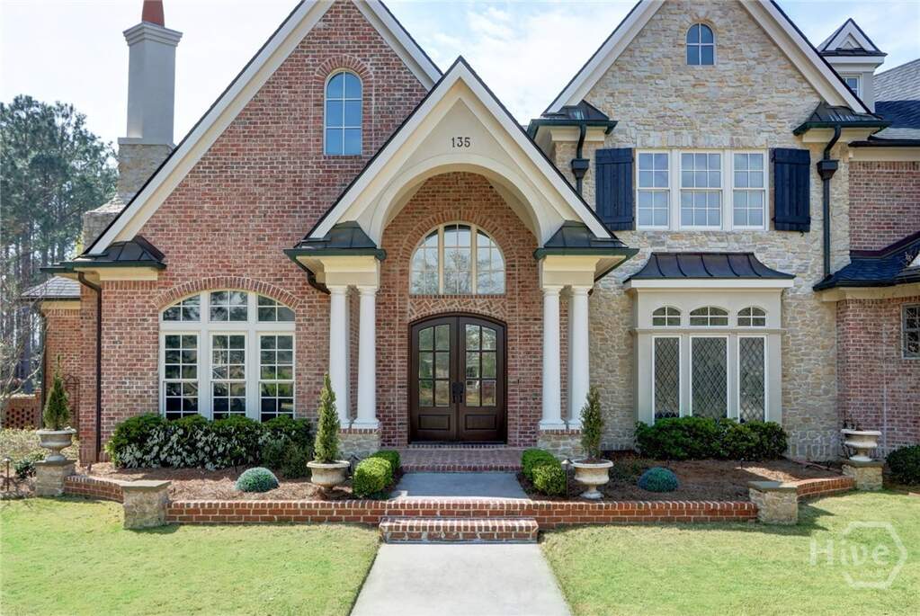 5 Bedroom Single Family Home/House's Image 4