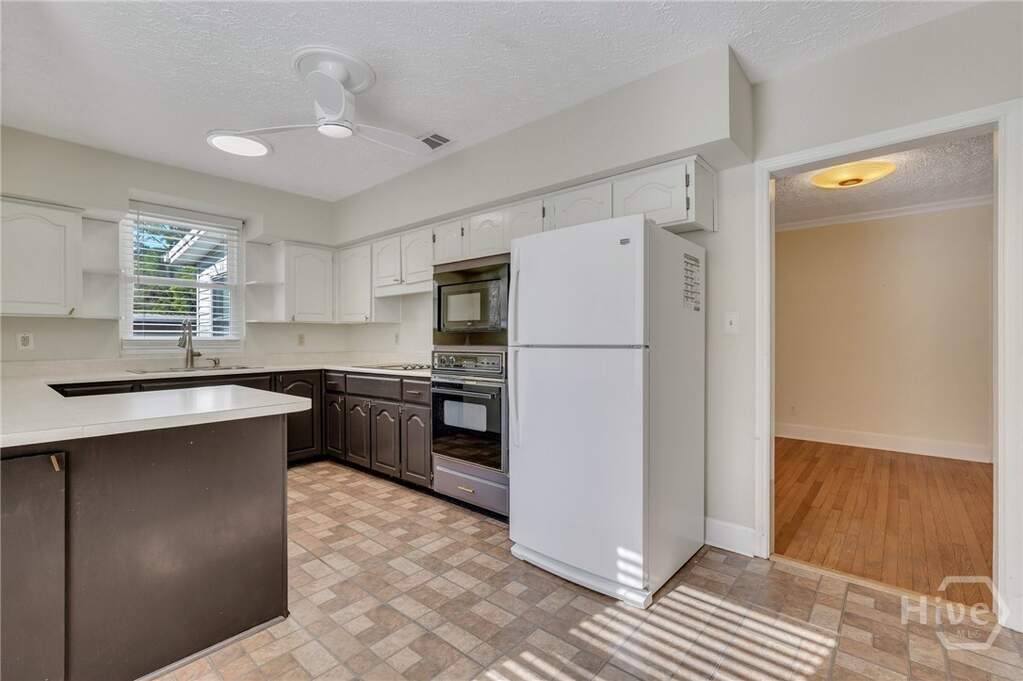 3 Bedroom Single Family Home/House's Image 12