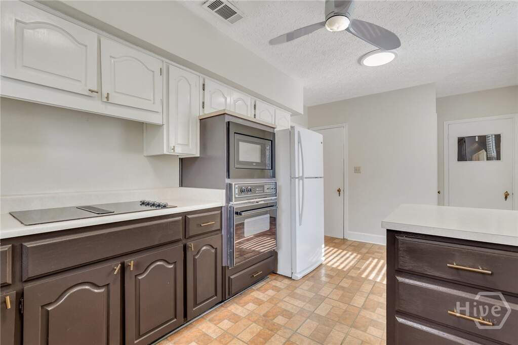 3 Bedroom Single Family Home/House's Image 13