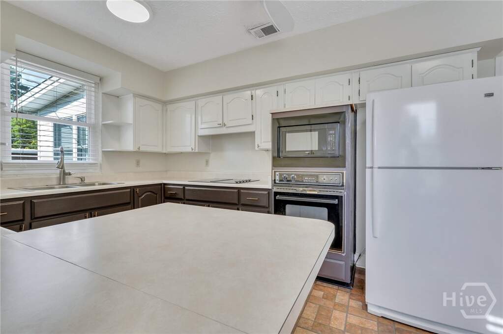3 Bedroom Single Family Home/House's Image 16